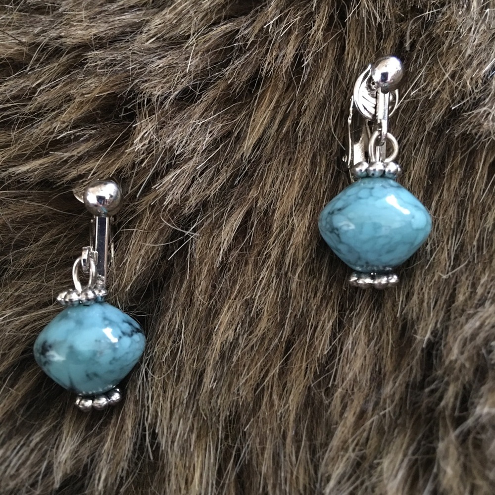 Vintage 80s faux turquoise silver clip on earrings